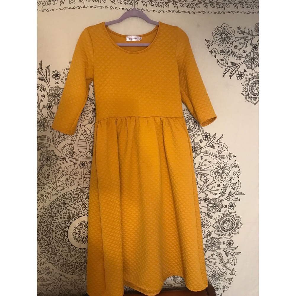 Yellow midi dress!